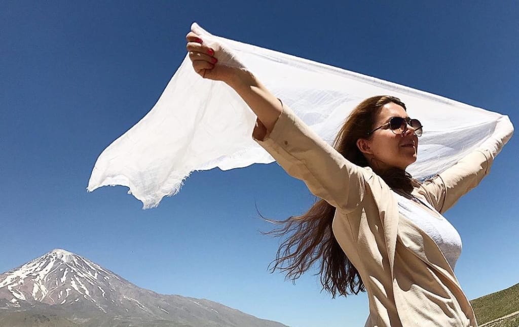 Vrouwenrechtenactiviste Shaparak Shajarizadeh: ‘Steun het Iraanse volk, niet het regime’