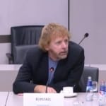 Eddy Terstall tijdens het rondetafelgesprek met de commissie SZW